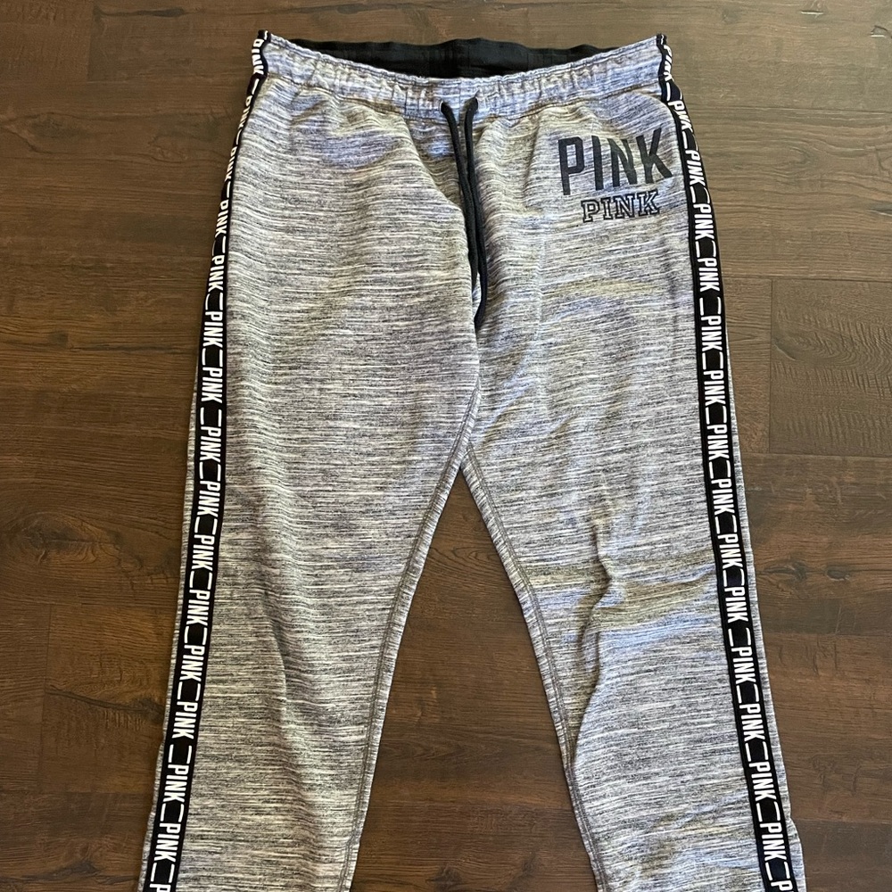 Victoria’s Secret Pink skinny joggers M